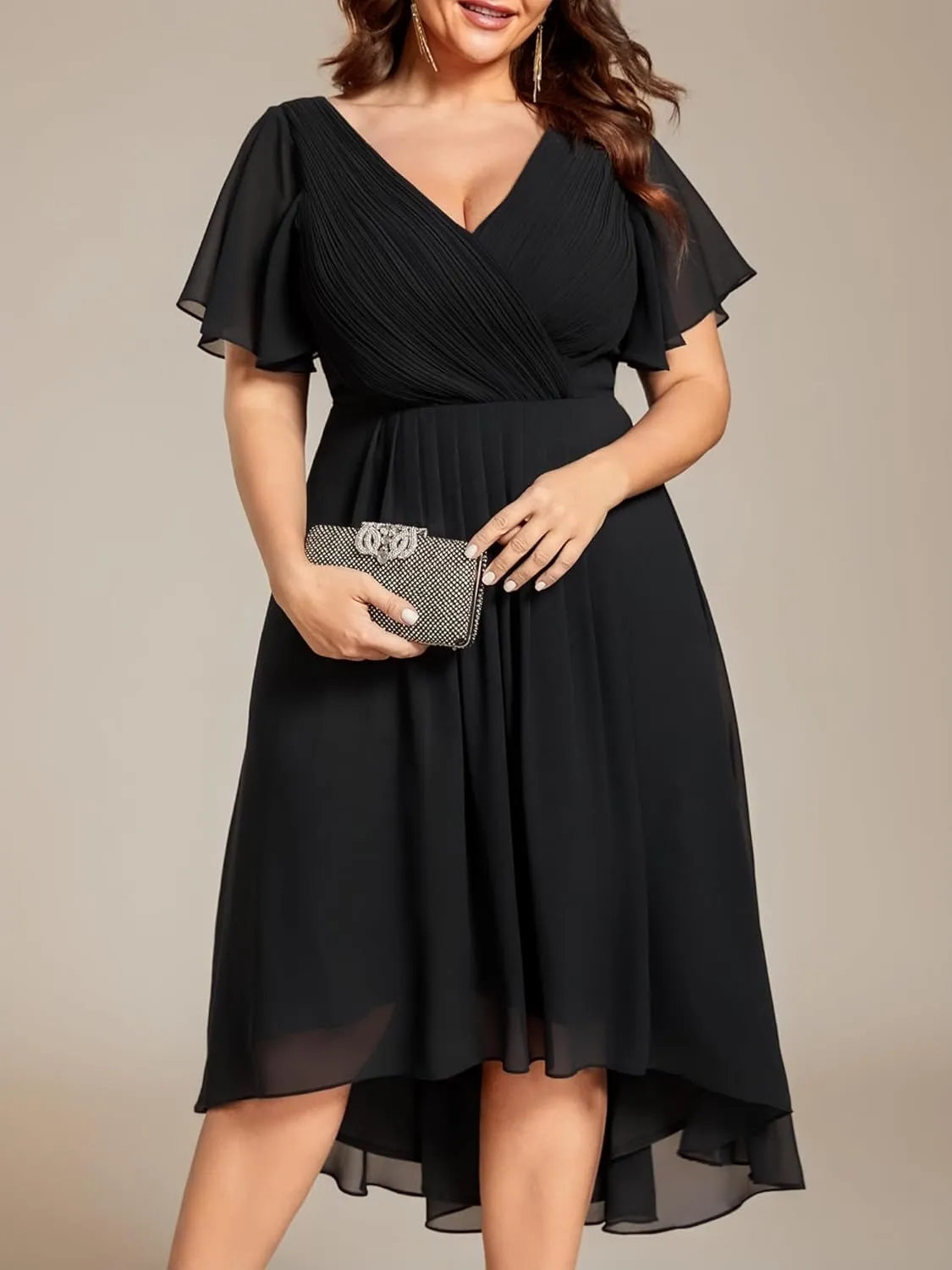 Ever-Pretty Plus Women‘s Short Sleeves V Neck A Line Chiffon Knee Length Plus Size Cocktail Dress for Curvy Women