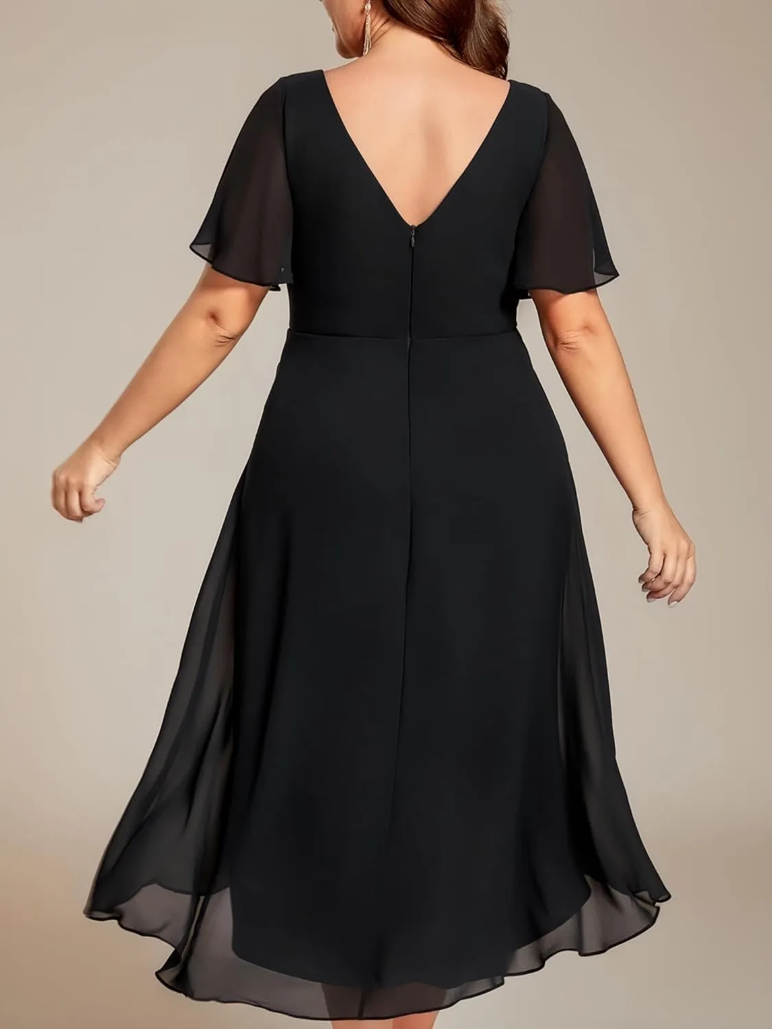 Ever-Pretty Plus Women‘s Short Sleeves V Neck A Line Chiffon Knee Length Plus Size Cocktail Dress for Curvy Women