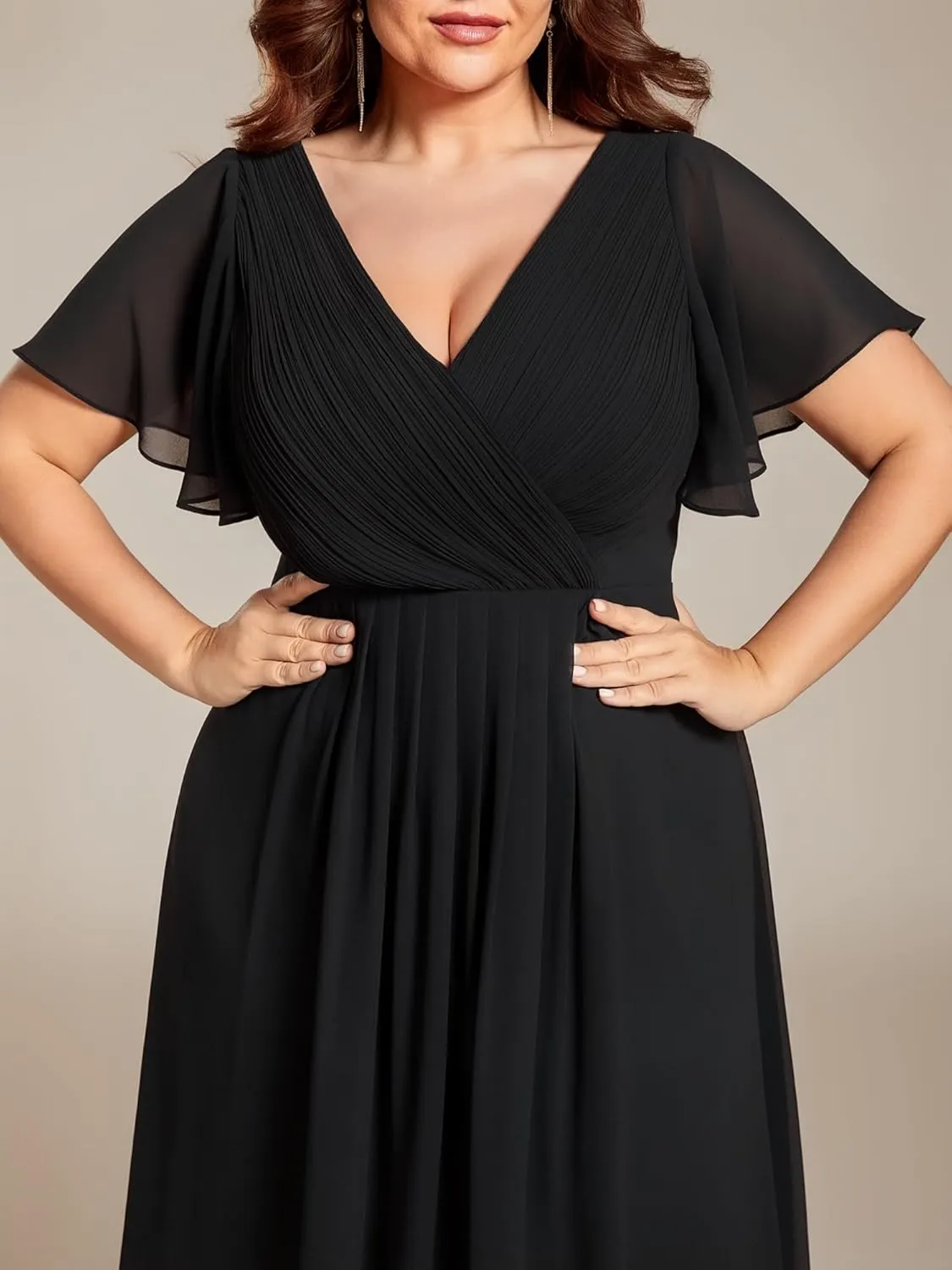 Ever-Pretty Plus Women‘s Short Sleeves V Neck A Line Chiffon Knee Length Plus Size Cocktail Dress for Curvy Women