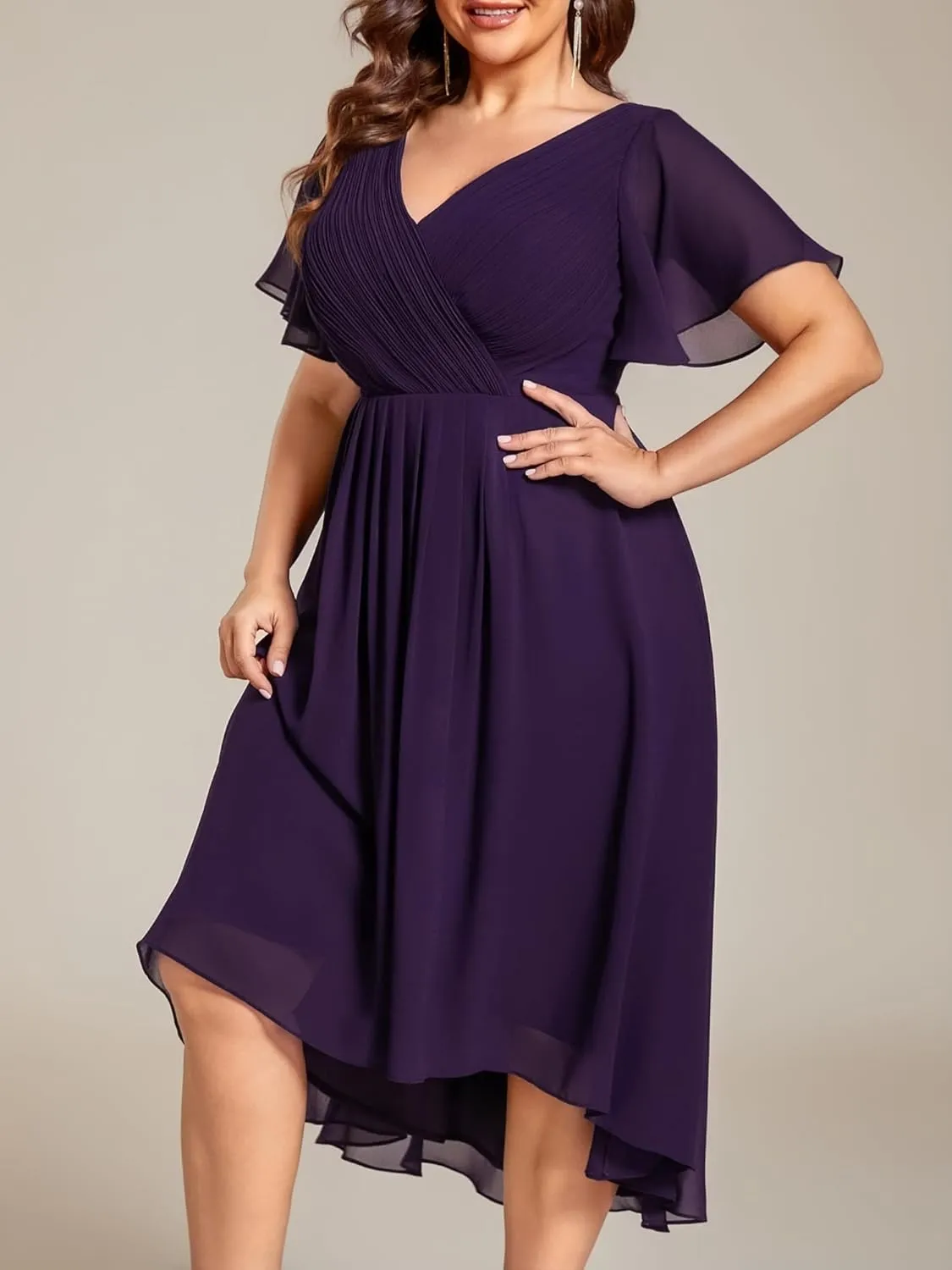Ever-Pretty Plus Women‘s Short Sleeves V Neck A Line Chiffon Knee Length Plus Size Cocktail Dress for Curvy Women