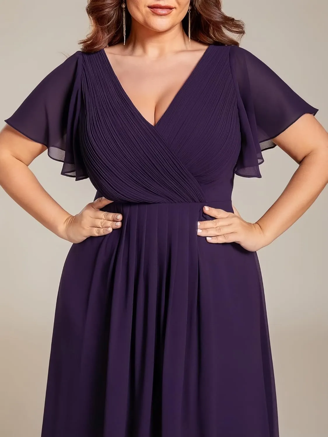 Ever-Pretty Plus Women‘s Short Sleeves V Neck A Line Chiffon Knee Length Plus Size Cocktail Dress for Curvy Women