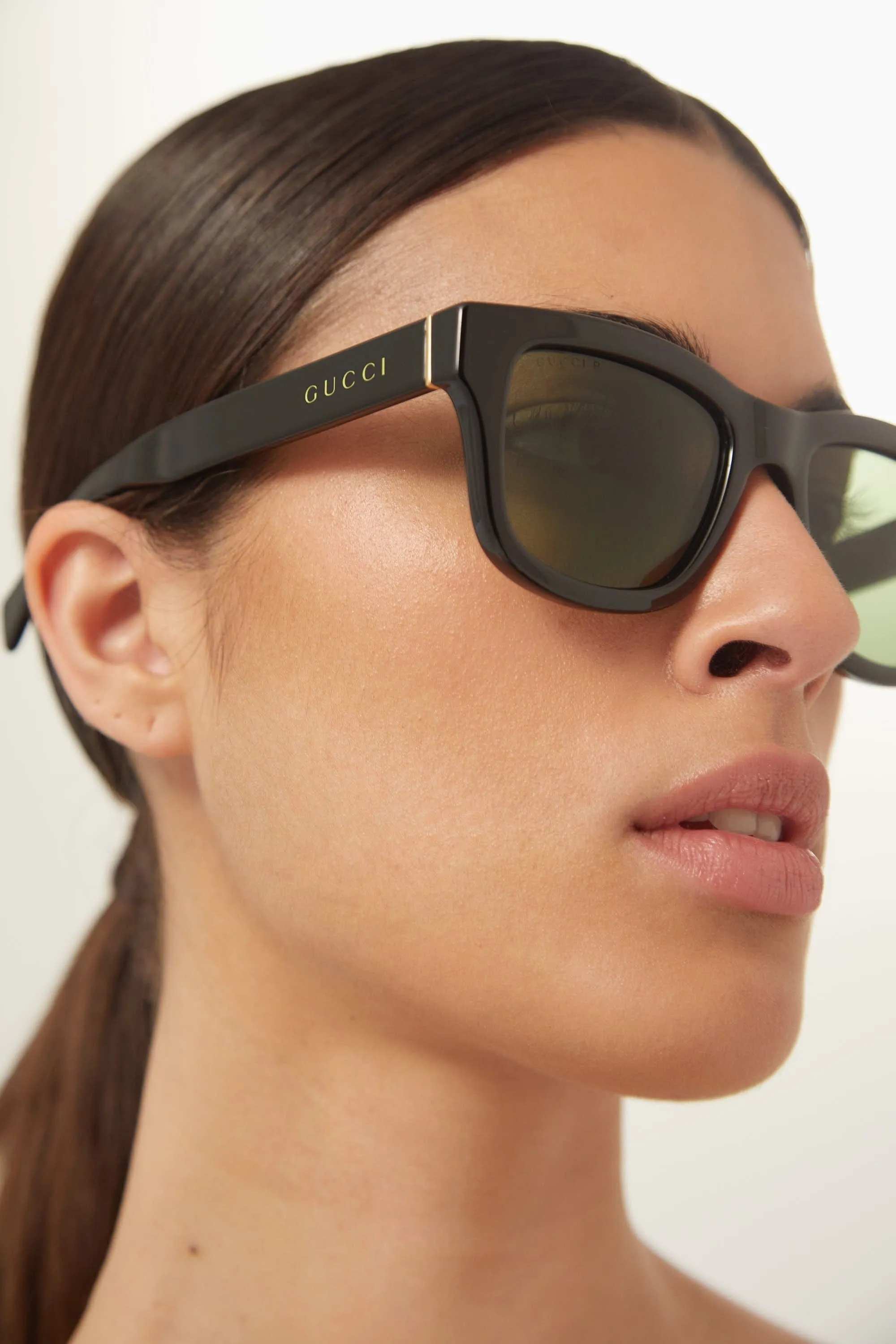 Gucci soft squared black and green sunglasses