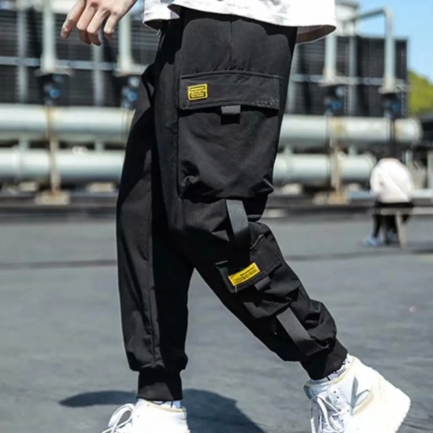 Men's Multi-Flap Pocket Cargo Pants | Perfect for All Seasons