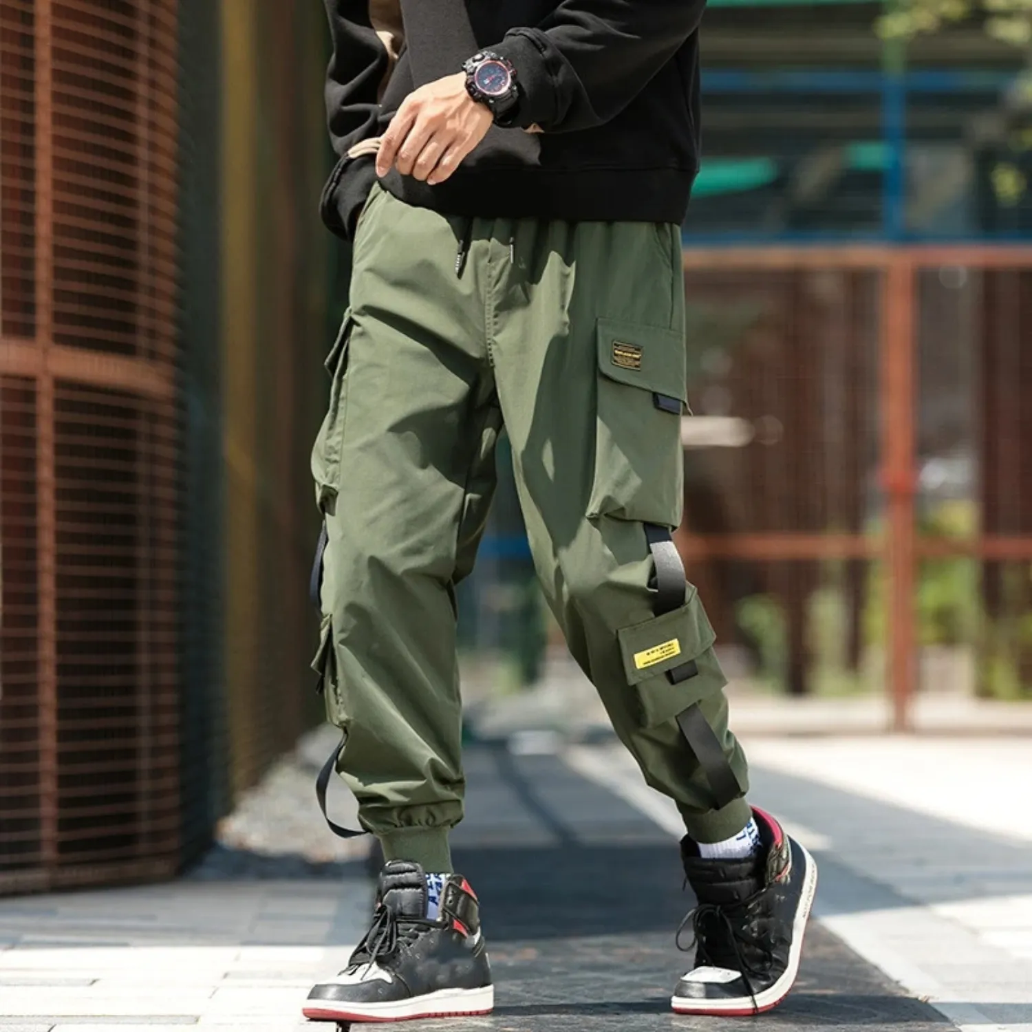 Men's Multi-Flap Pocket Cargo Pants | Perfect for All Seasons