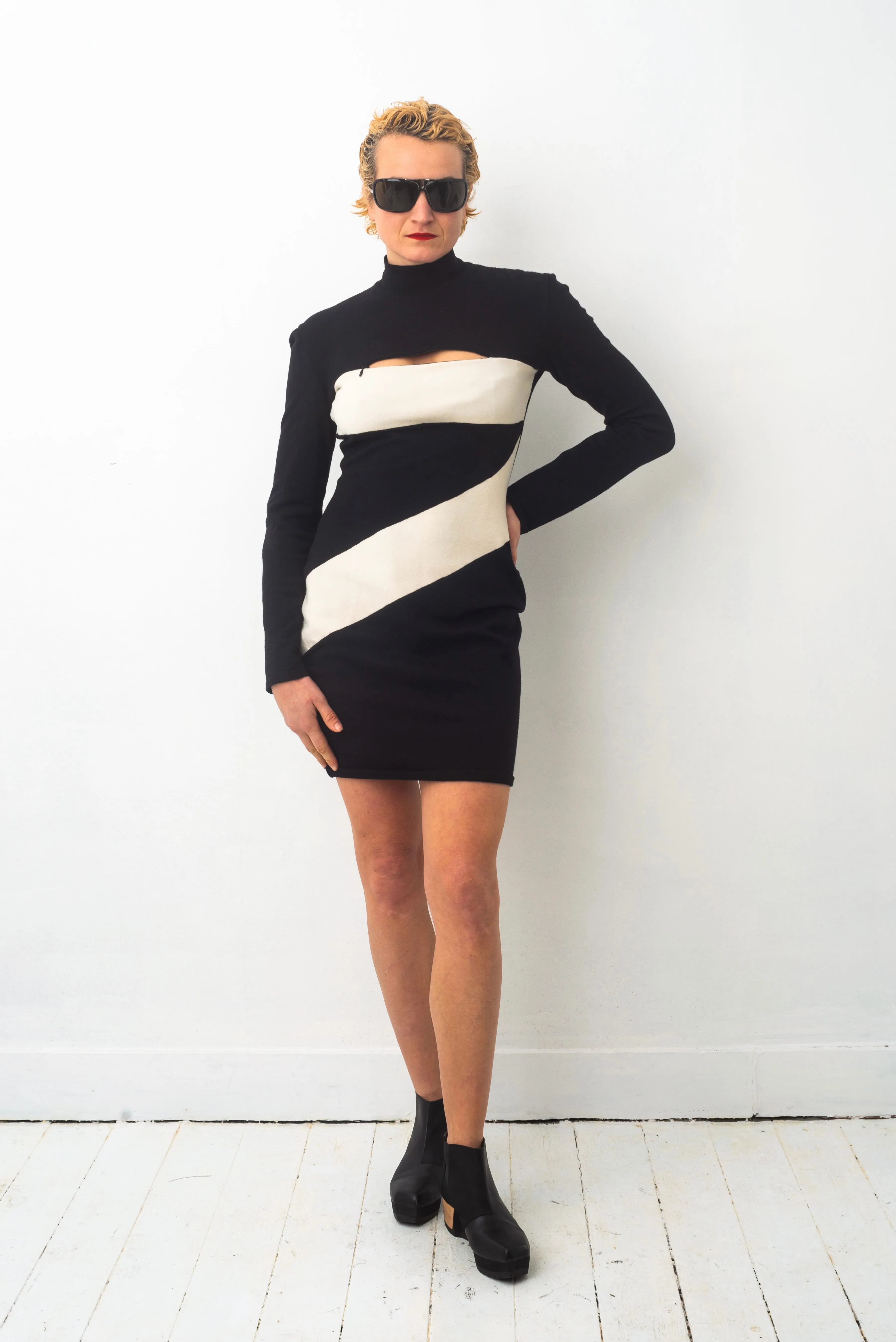 Thierry Mugler 90’s wool knit black and white  bodycon dress with zipper chest opening