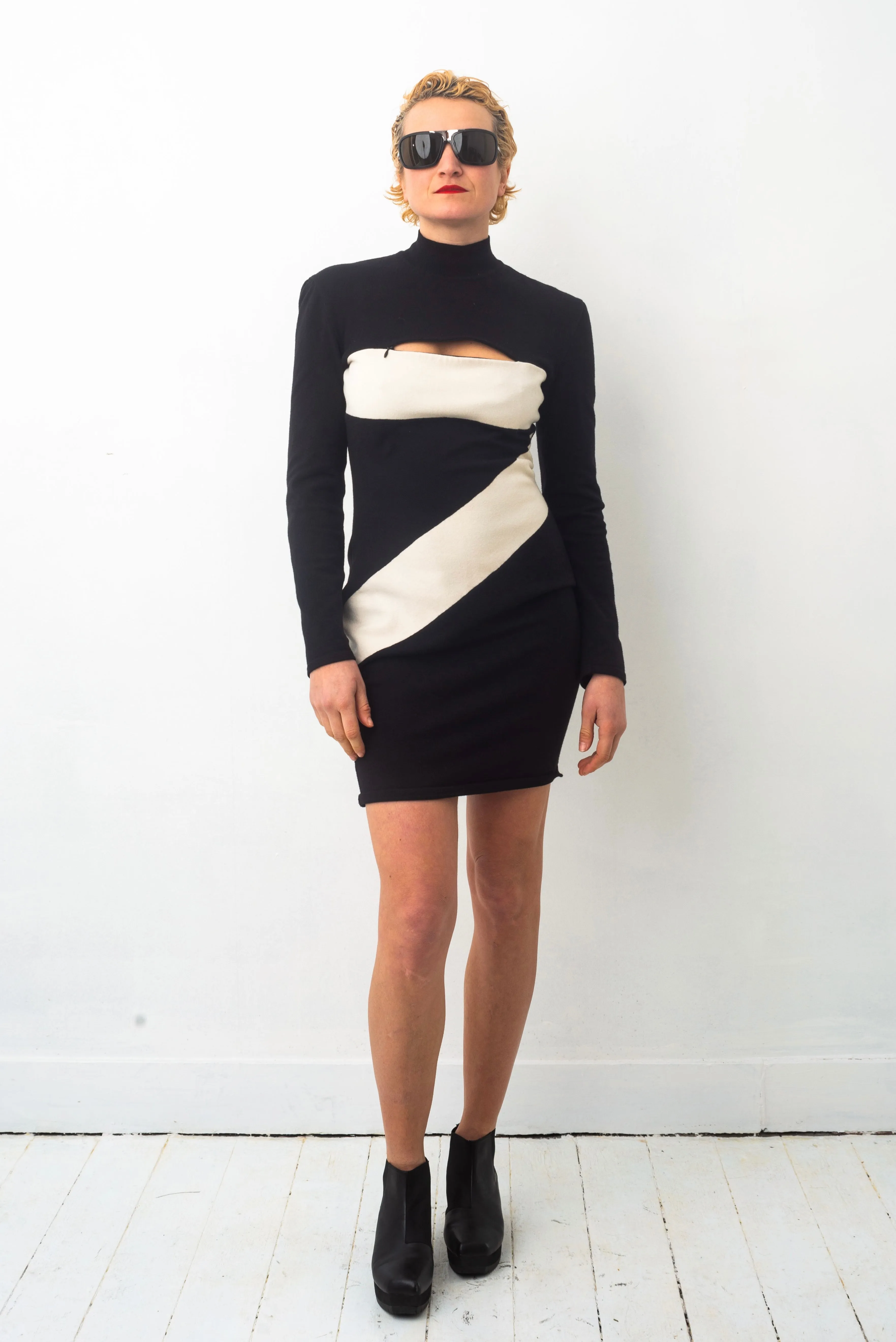 Thierry Mugler 90’s wool knit black and white  bodycon dress with zipper chest opening