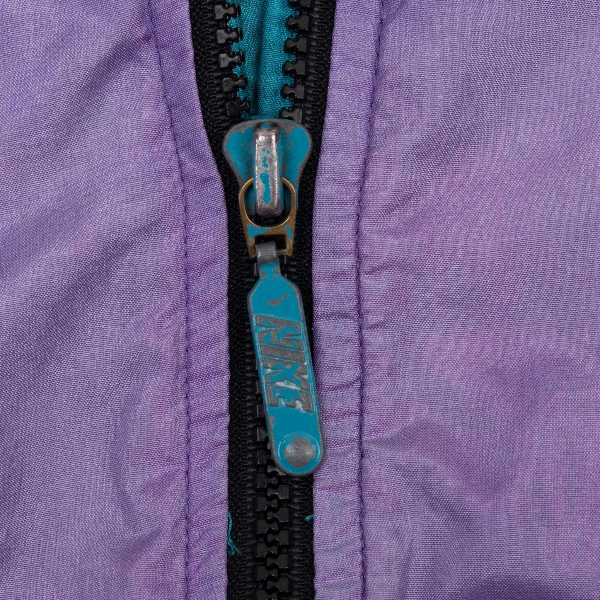 VINTAGE NIKE SWOOSH PURPLE WINDBREAKER JACKET LATE 1980S SIZE MEDIUM